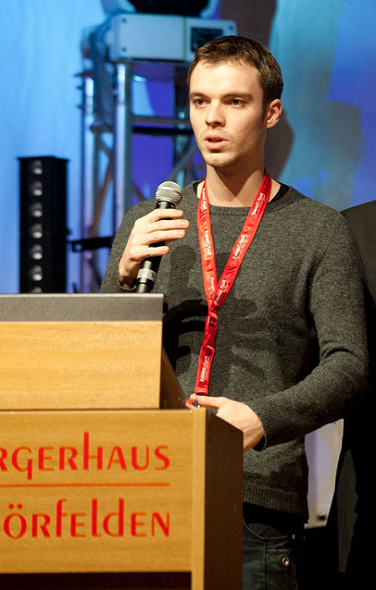 photo jonas-ahrens_emmi-club_zpspvlblp55.png