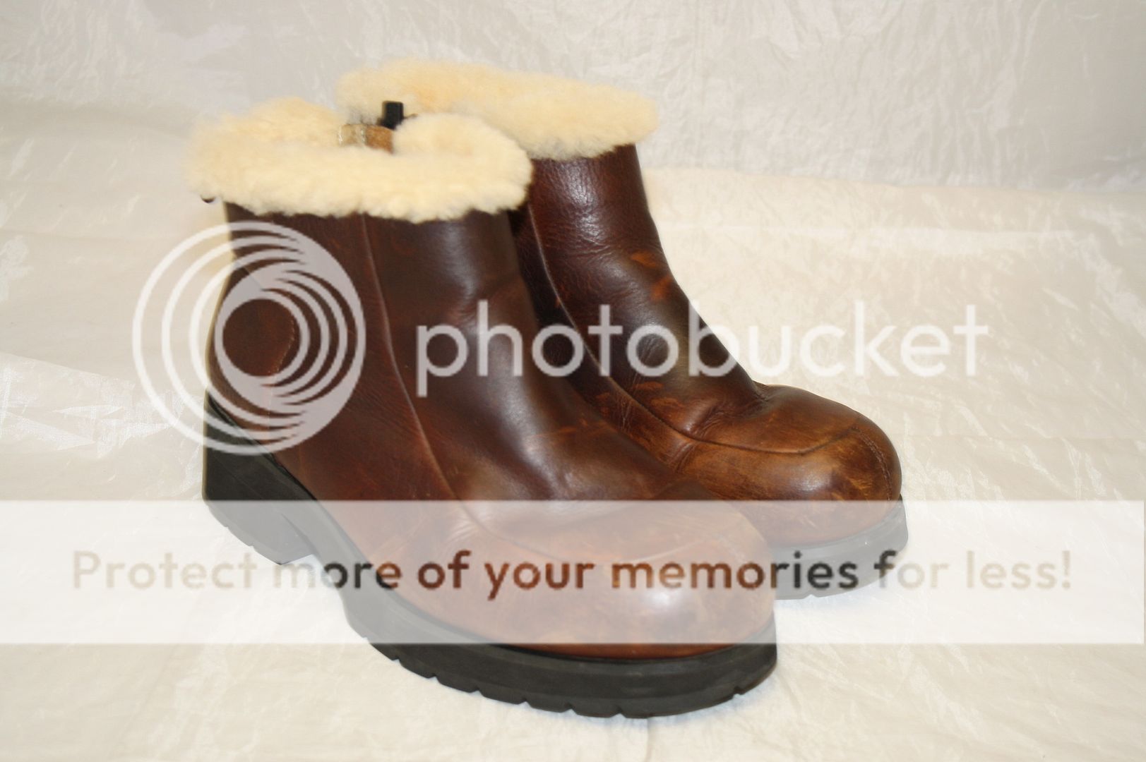 UGG MODEL 5361 WOMENS USA 11 EURO 42 SHORT BROWN LEATHER & SHEEPSKIN 